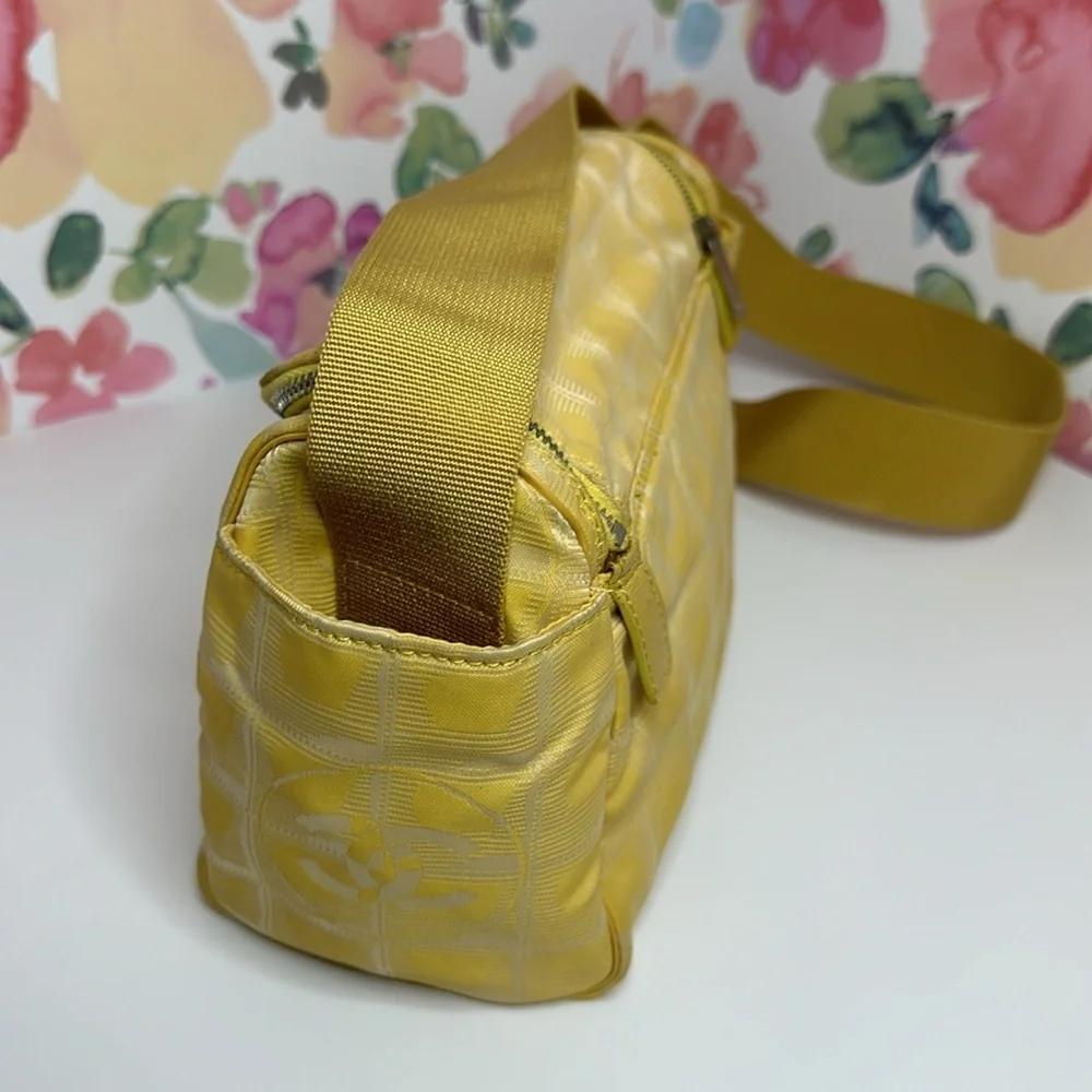💯Authentic Chanel Travel Line Zip Shoulder Bag Nylon Small🍀